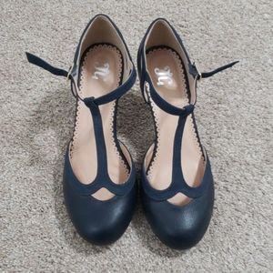 Sexy cute vintage retro t-strap kitten heels